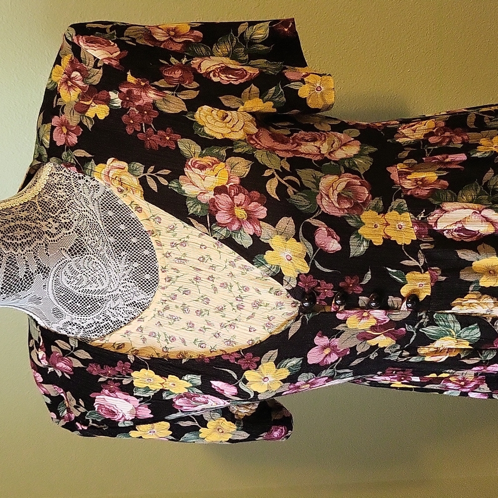Vintage Caroline Wells Collection floral print dress. Size 6